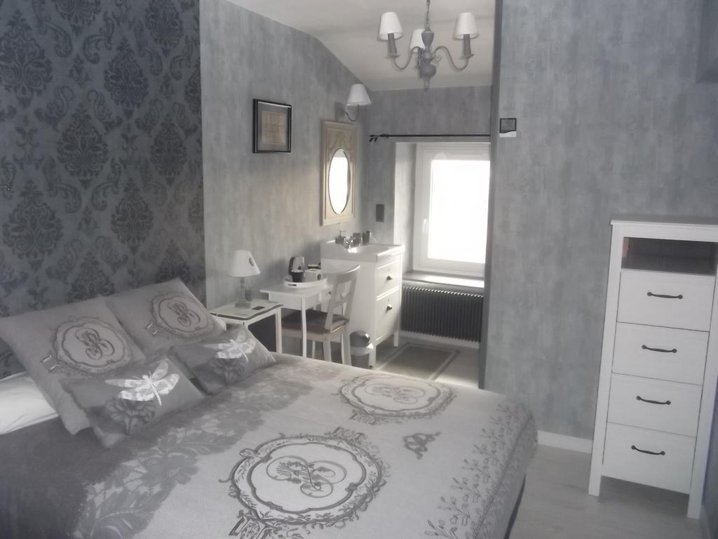 Au Vieux Logis 63 Bed & Breakfast Saint-Remy-sur-Durolle ภายนอก รูปภาพ