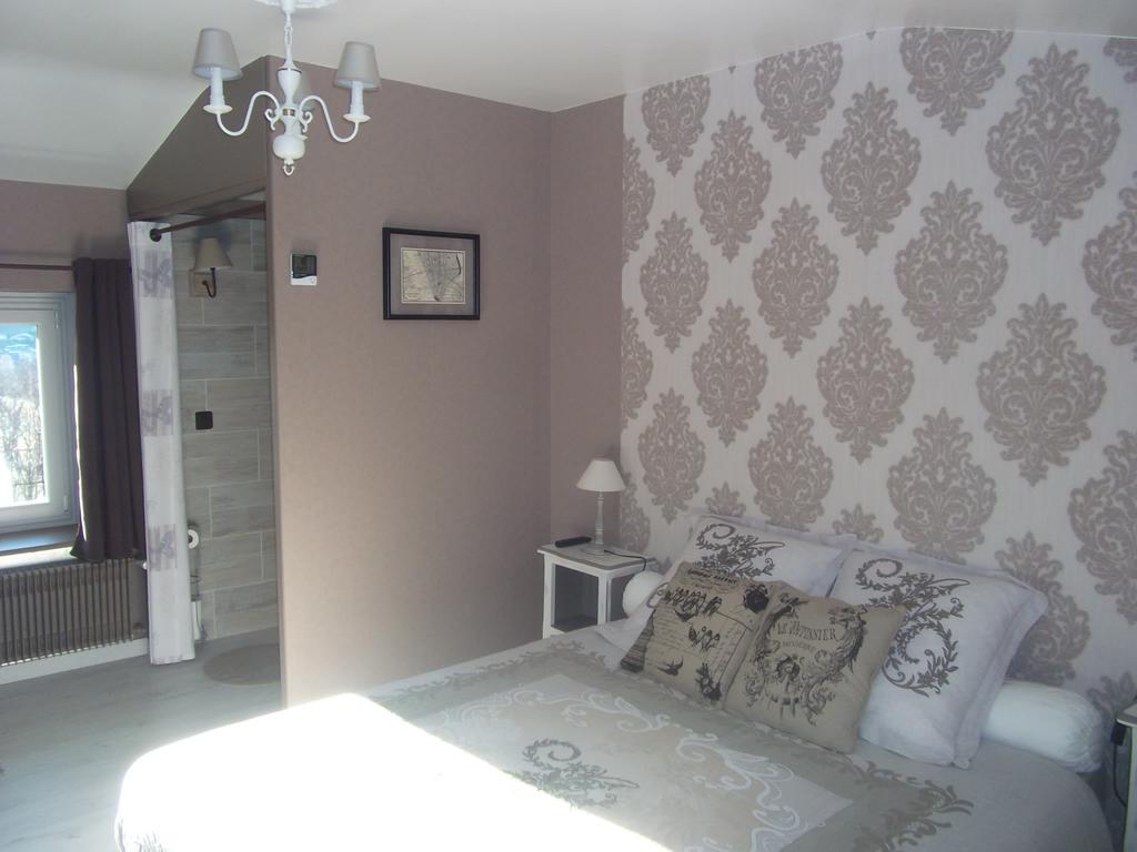Au Vieux Logis 63 Bed & Breakfast Saint-Remy-sur-Durolle ภายนอก รูปภาพ
