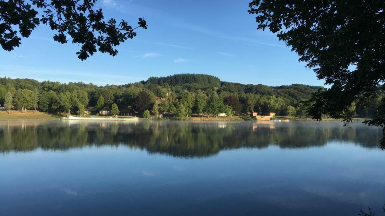 Au Vieux Logis 63 Bed & Breakfast Saint-Remy-sur-Durolle ภายนอก รูปภาพ