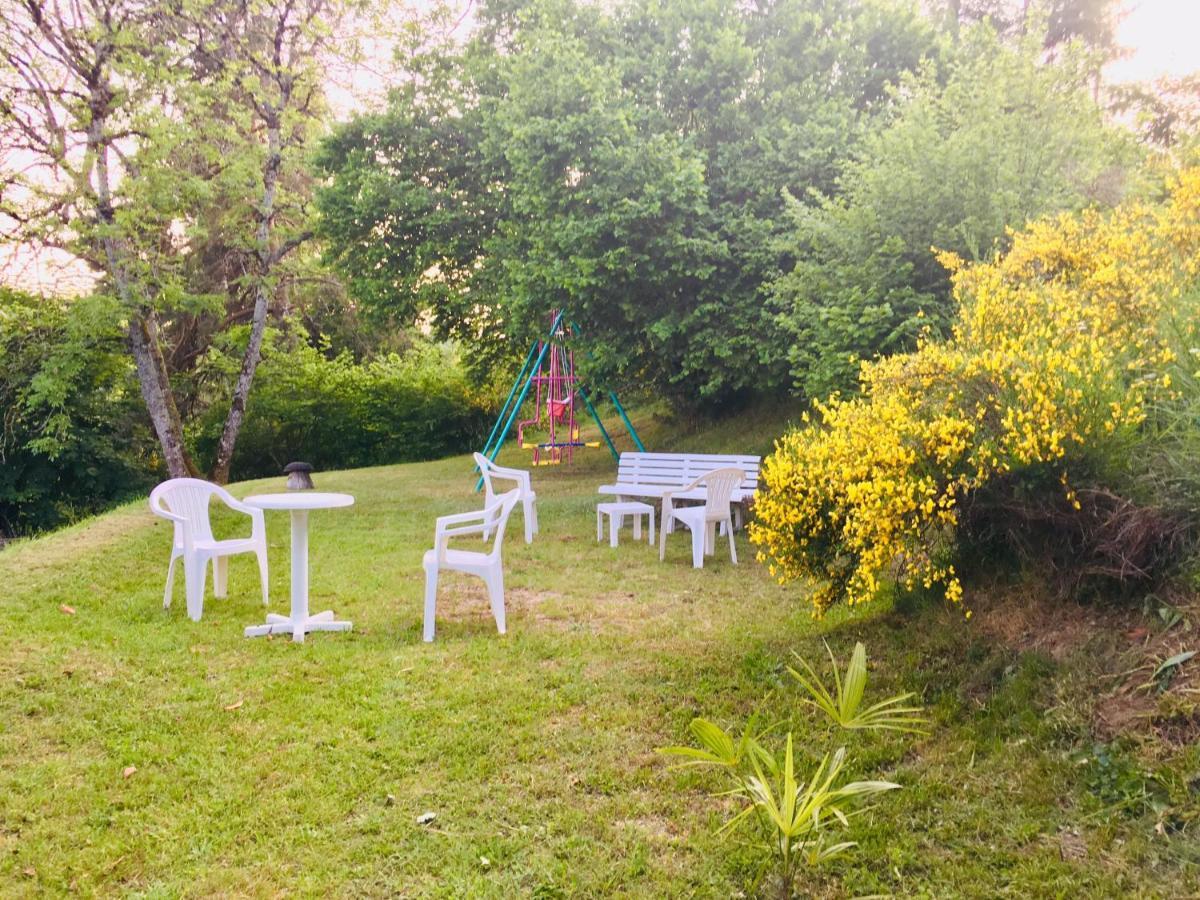 Au Vieux Logis 63 Bed & Breakfast Saint-Remy-sur-Durolle ภายนอก รูปภาพ